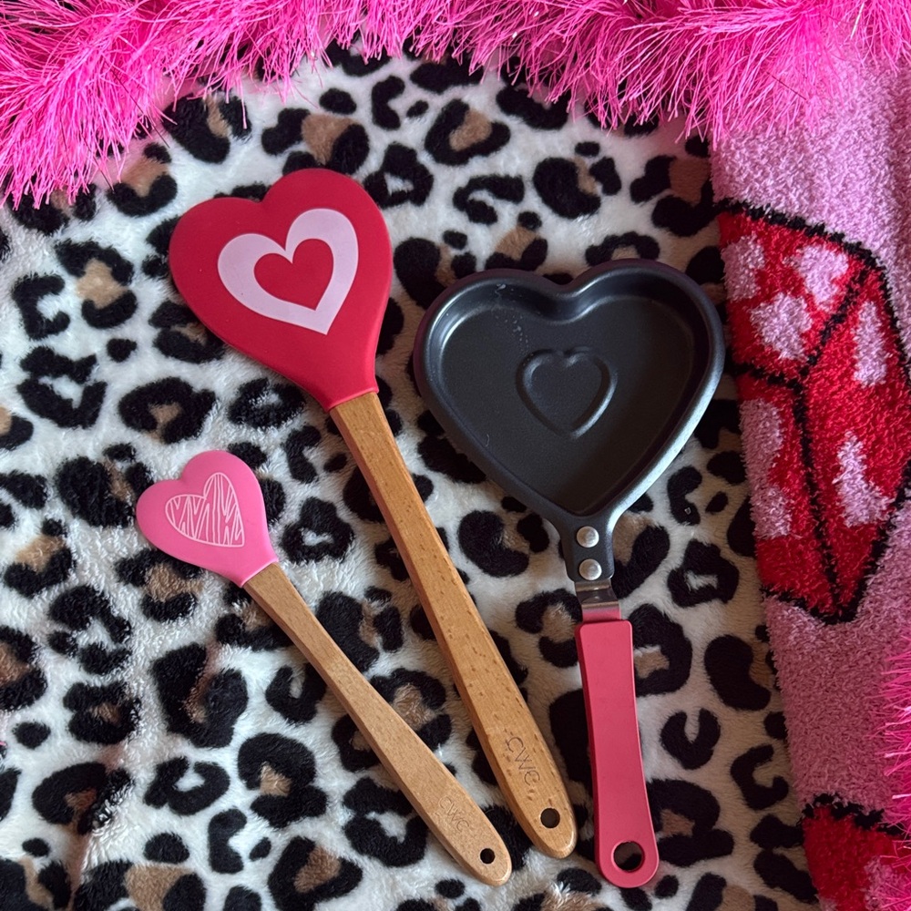 Valentines Day Heart Shaped Kitchen Utensils Set